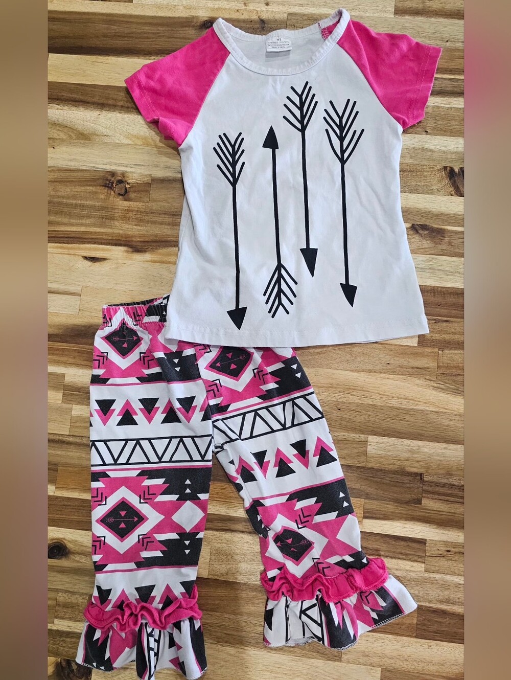 Girls White & Pink Arrow Graphic Set
